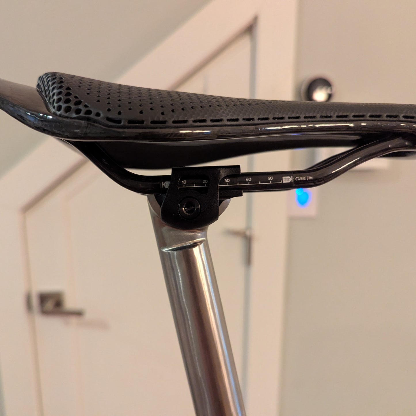 P17 Progressive Post, +20mm forward offset