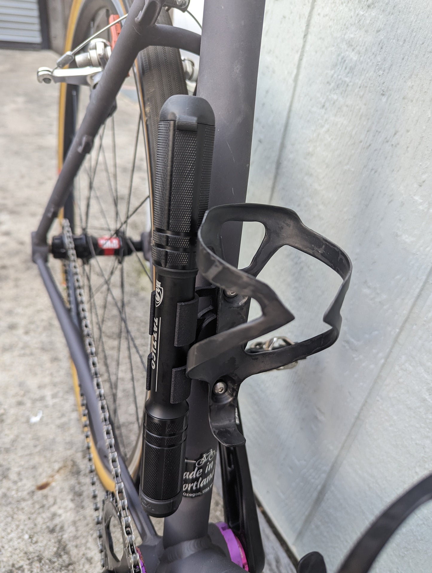 Combo Bottle Cage Mount: AirTag and Silca Tattico / Silca Gravelero Pump |