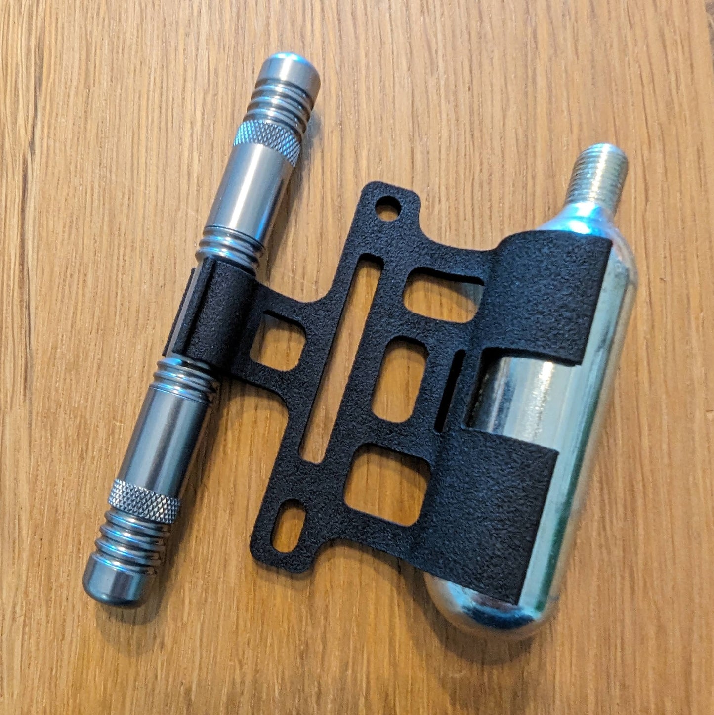 Bottle Cage Mount for Dynaplug Racer Pro / Racer Carbon / Micro Racer and CO2 cartridges |