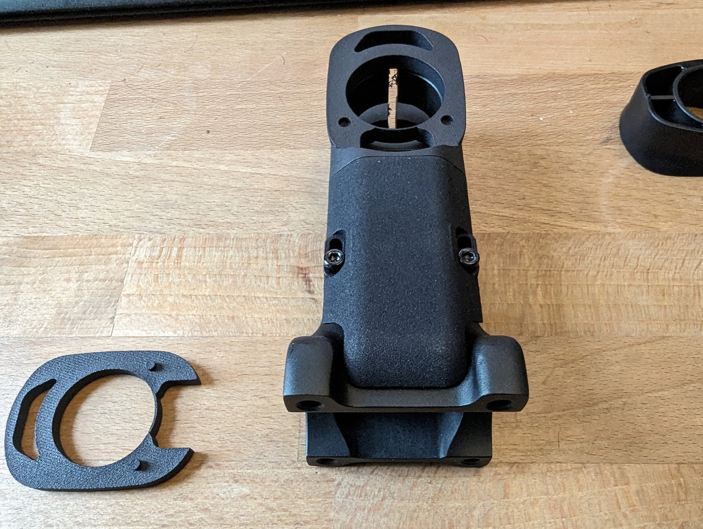 SMR Stem Low-Stack Hose Guide for Hydraulic Couplers |