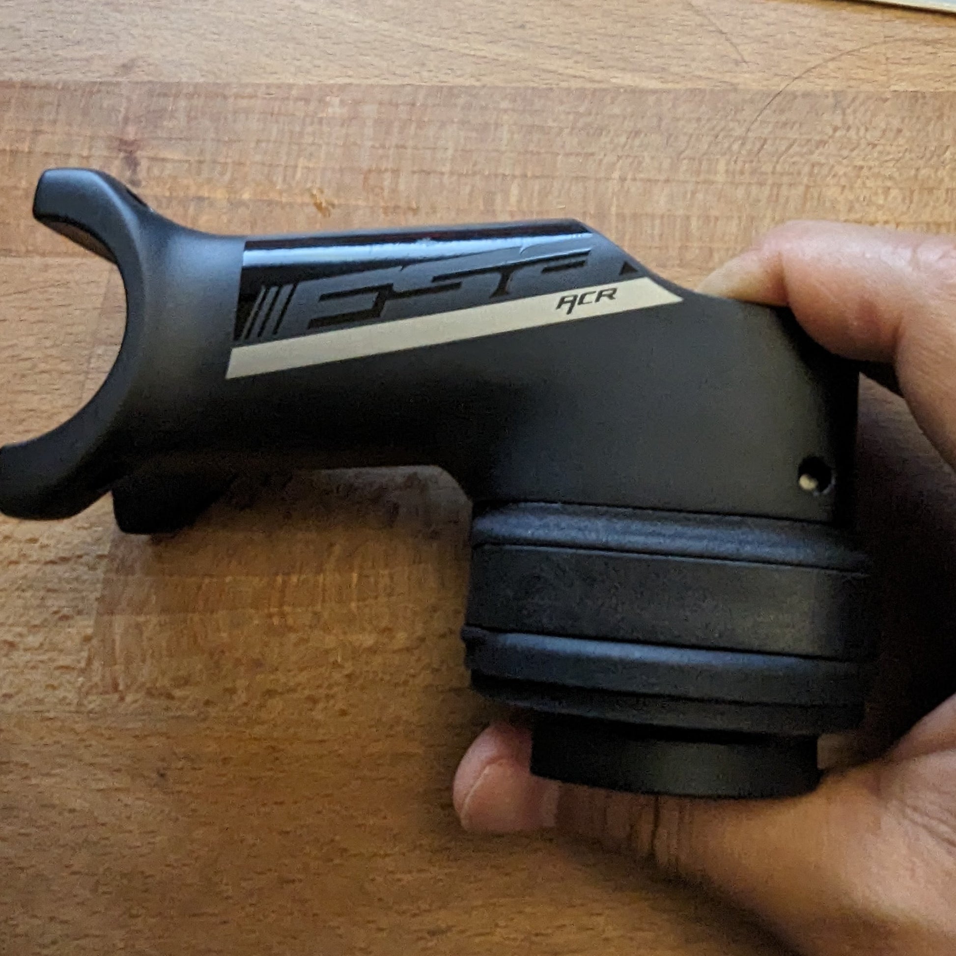 Low Stack Internal Cable Routing Headset Adapter Dustcover for